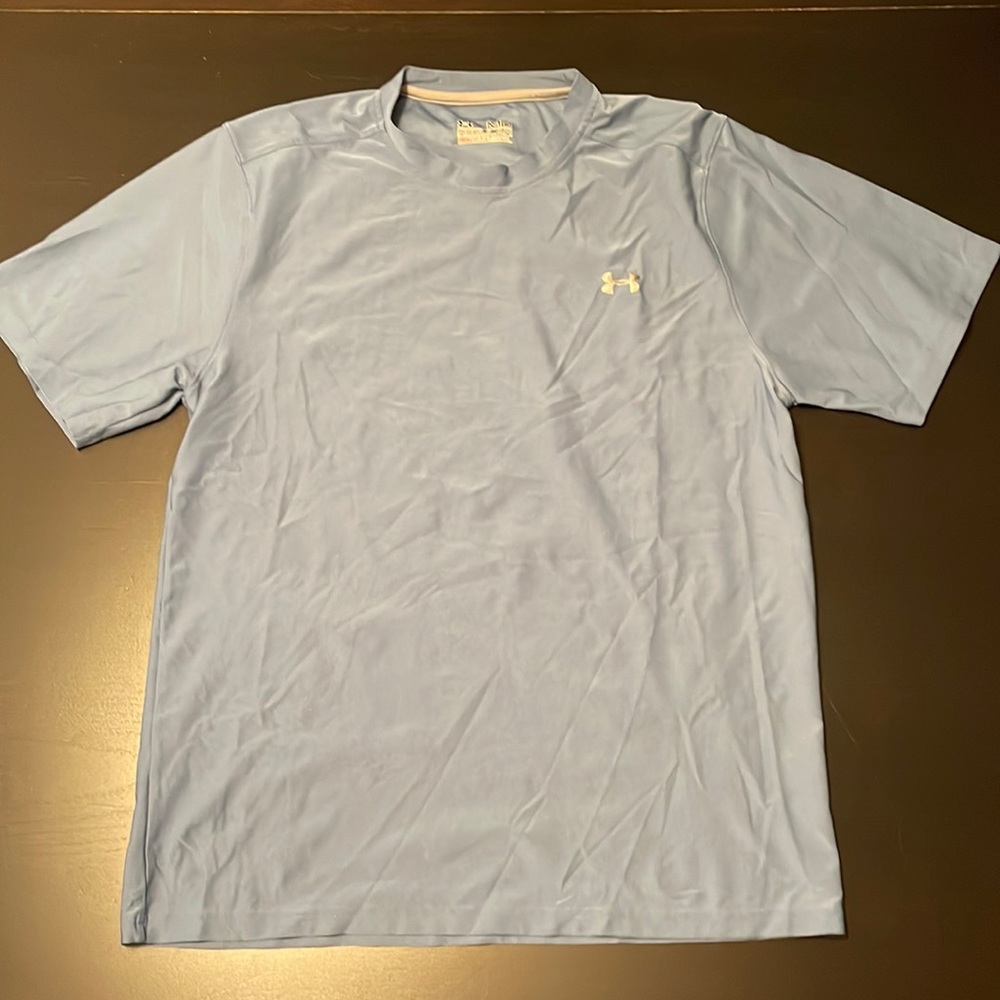 Men’s Under Armour T-Shirt, Medium, Blue.